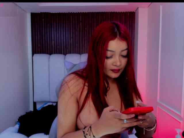 laurasweett webcam