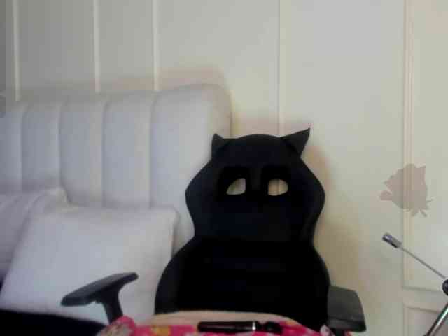 laurasweett webcam
