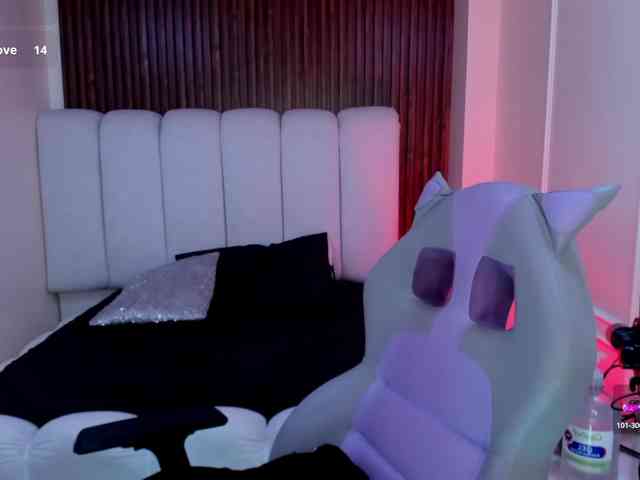 laurasweett webcam