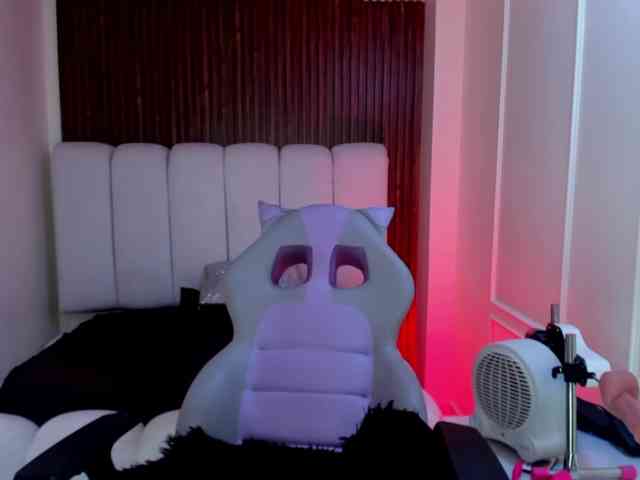 laurasweett webcam