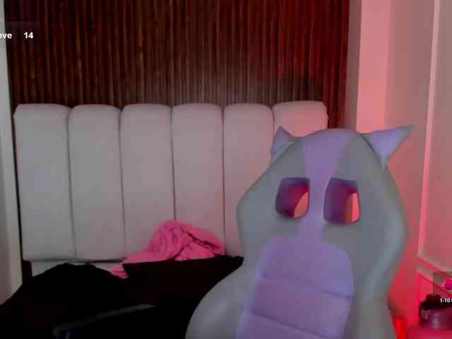 laurasweett webcam