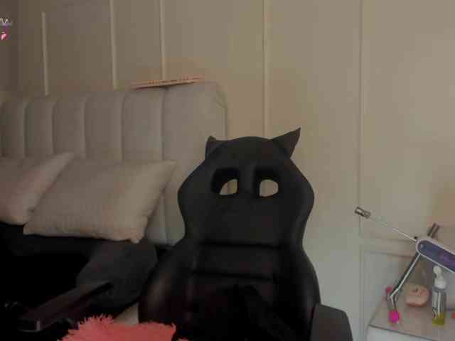 laurasweett webcam