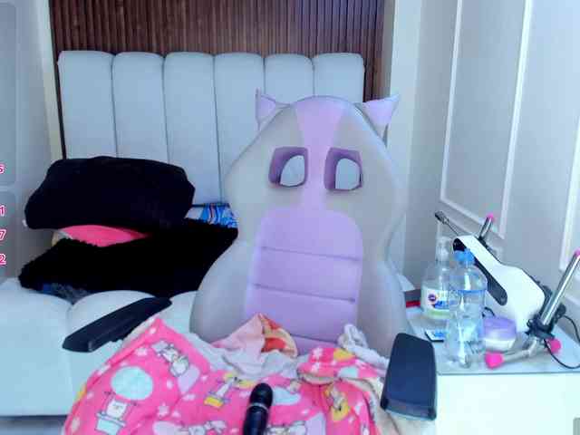 laurasweett webcam