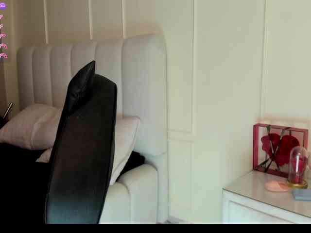 laurasweett webcam