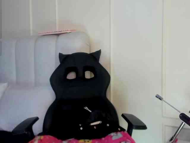 laurasweett webcam