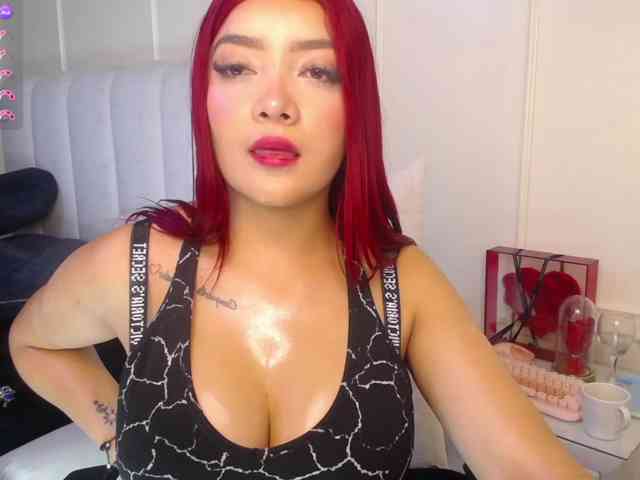 laurasweett webcam