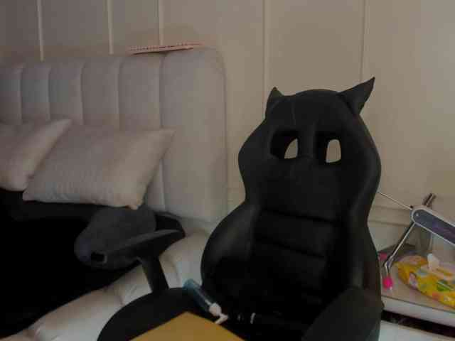 laurasweett webcam