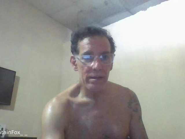 CaptainFox live webcam show