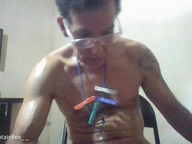 CaptainFox live webcam show