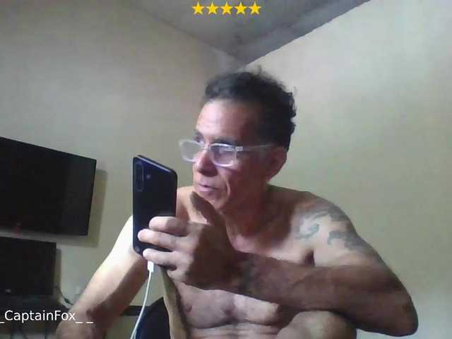 CaptainFox live cam
