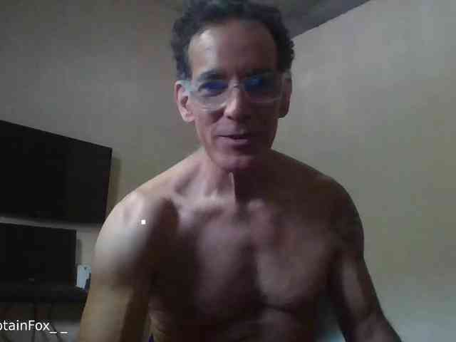 CaptainFox Live Webcam on BongaCams