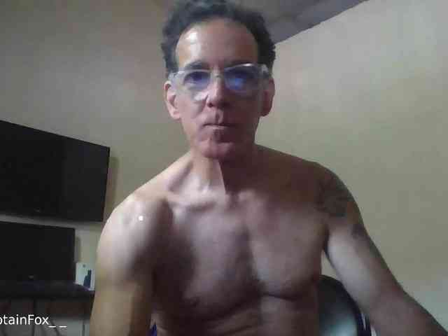 CaptainFox Live Webcam on BongaCams