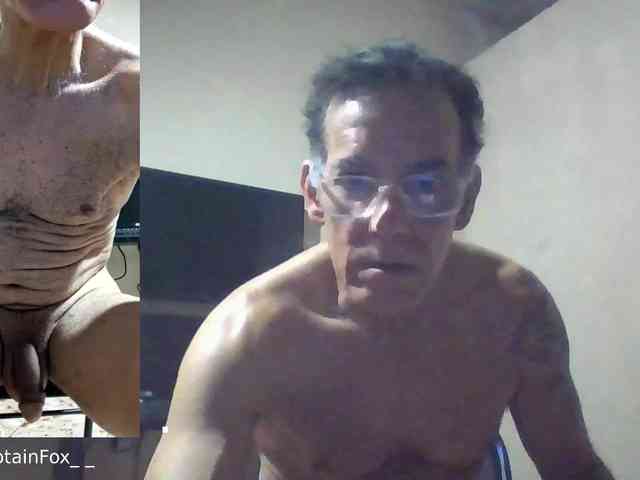 CaptainFox Live Webcam on BongaCams