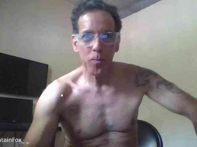 CaptainFox Live Webcam on BongaCams