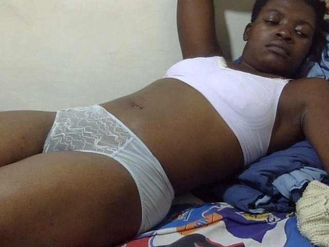 Prettycandy live cam on BongaCams