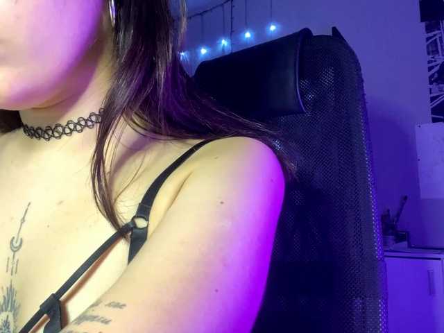 RosyCrisper live cam on BongaCams
