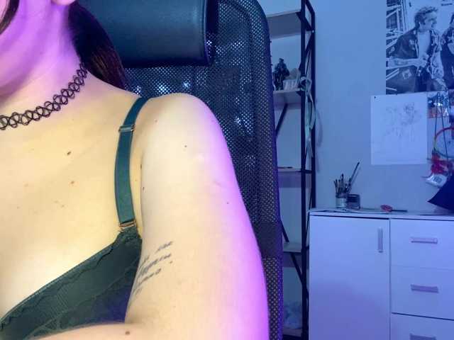 RosyCrisper live cam on BongaCams