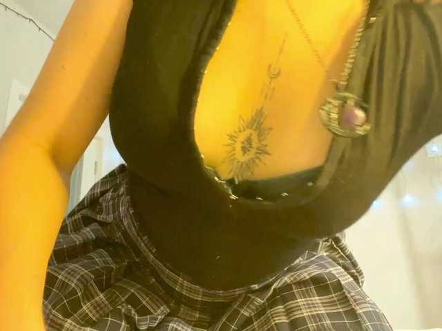 RosyCrisper live cam on BongaCams