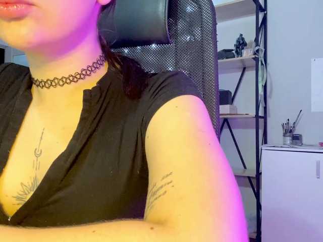 RosyCrisper live cam on BongaCams