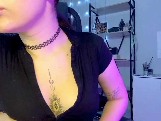 RosyCrisper live cam on BongaCams