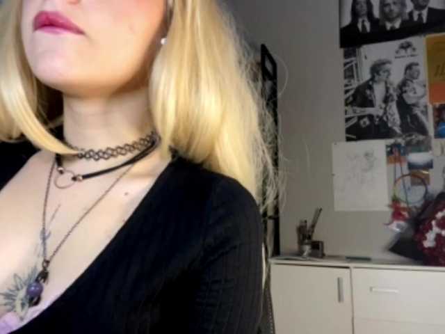RosyCrisper live cam on BongaCams