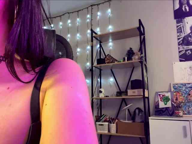 Modelo: RosyCrisper