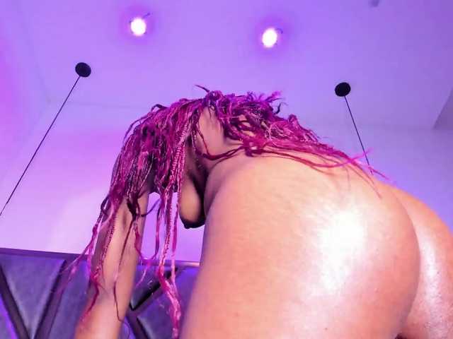 GigiBloom live cam on BongaCams