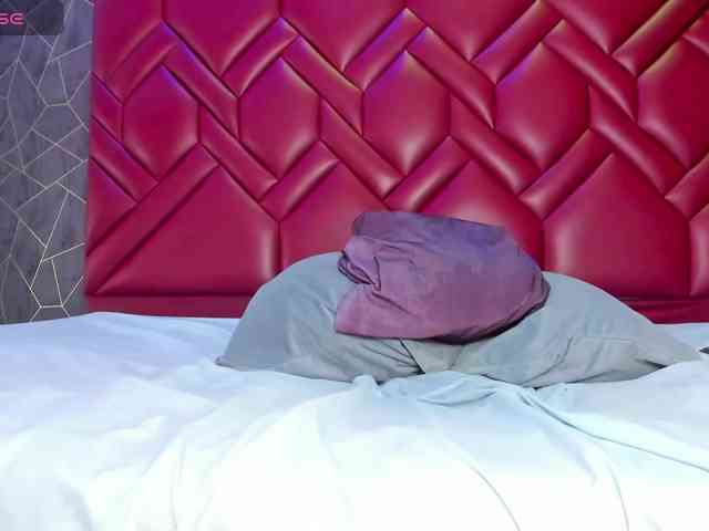 GigiBloom webcam