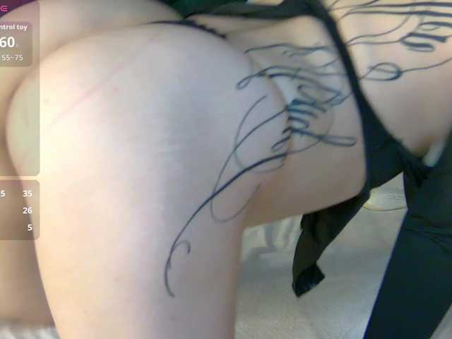 AlexisBlue live cam preview