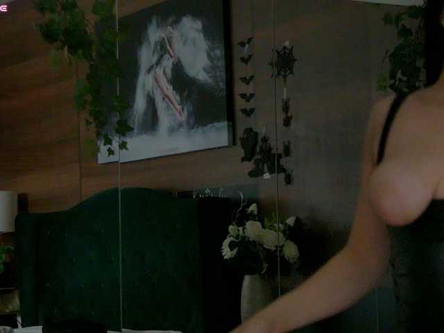 AlexisBlue live cam on BongaCams