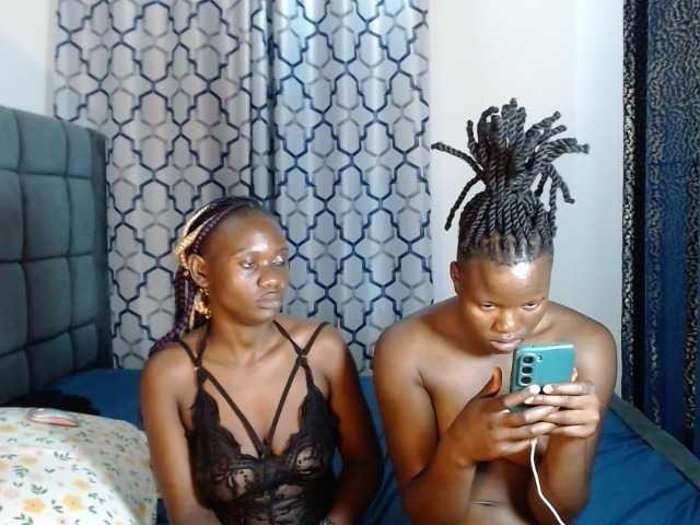 Skycrumbles live cam on BongaCams