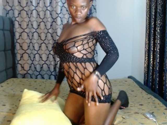 Skycrumbles live cam on BongaCams