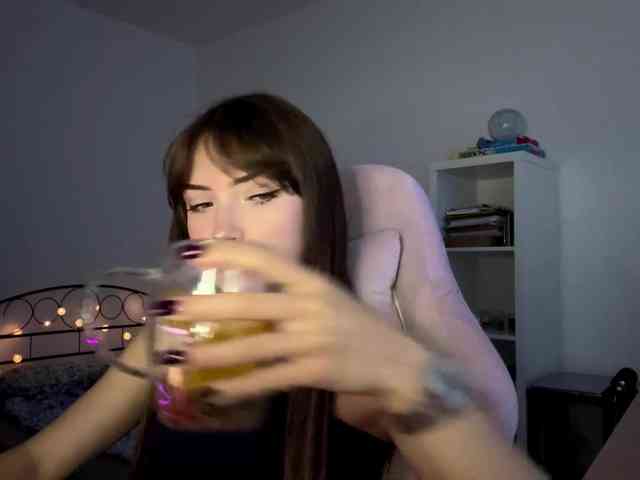 AmberGlamour webcam