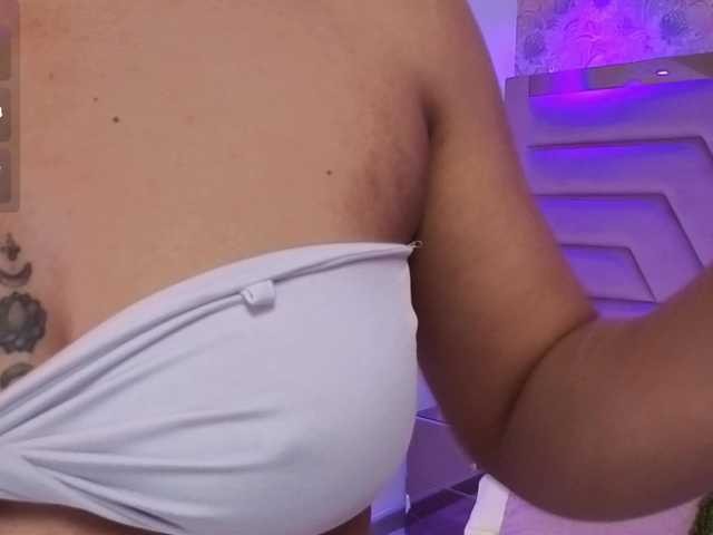 NicoleHills live webcam show