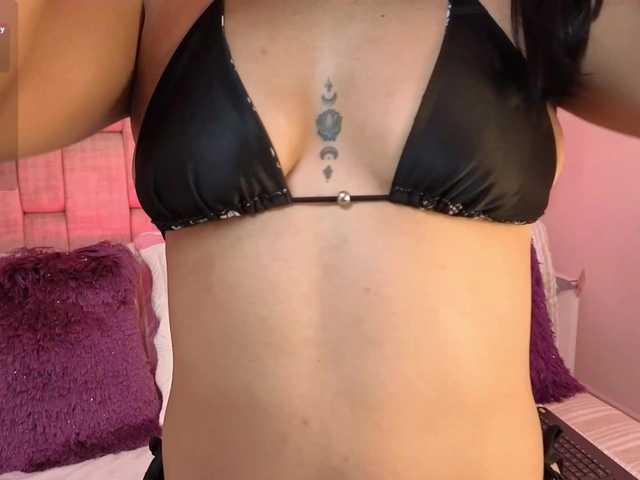 NicoleHills live webcam show
