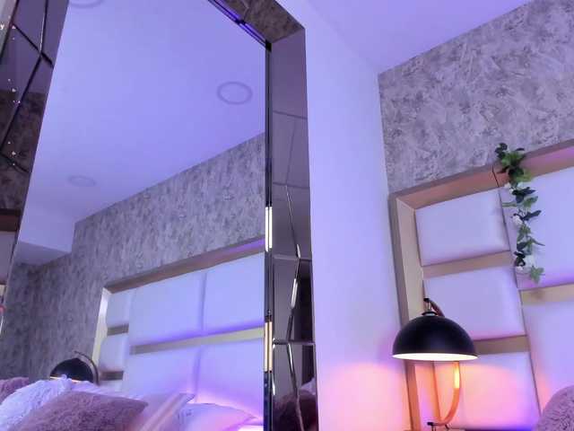 NicoleHills live cam preview