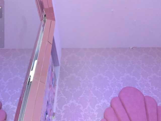 NicoleHills live cam on BongaCams