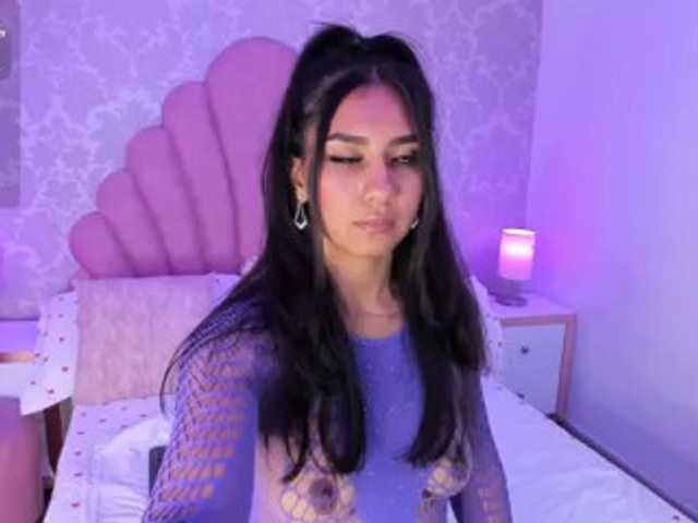 NicoleHills live cam on BongaCams