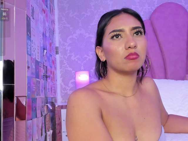NicoleHills live webcam show