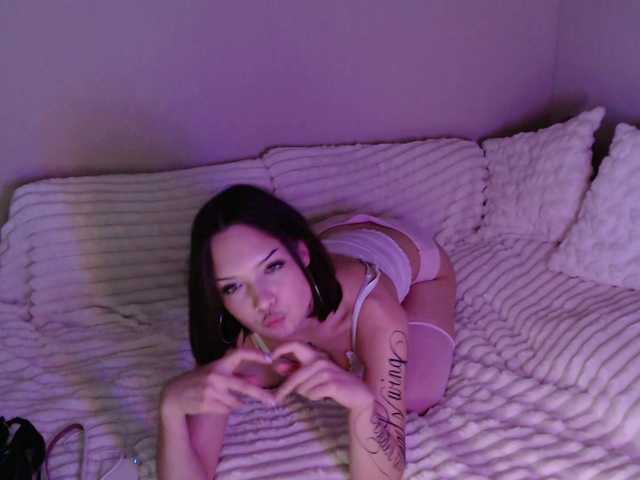 OliviaKim live cam on BongaCams