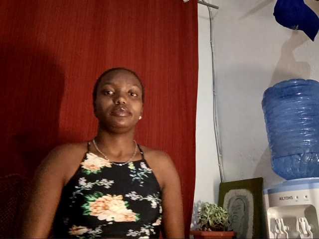 PollyGlamourr live cam on BongaCams