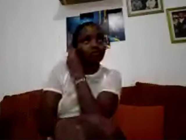 PollyGlamourr live cam on BongaCams