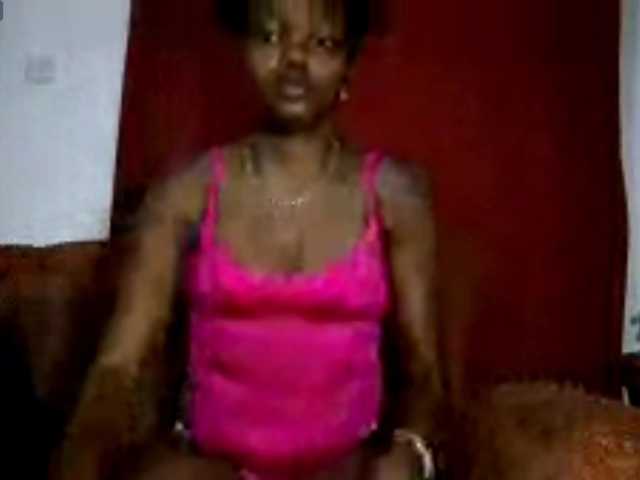 PollyGlamourr live cam on BongaCams