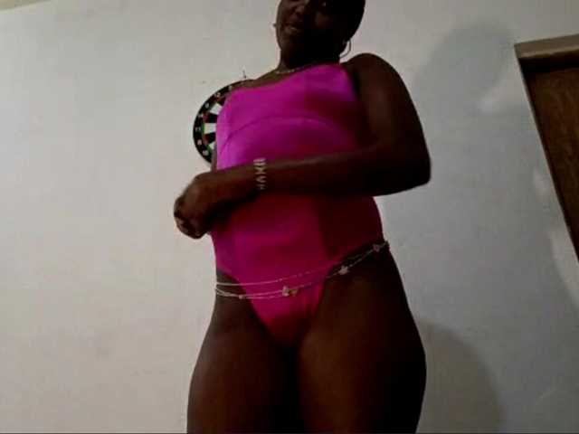 PollyGlamourr live cam on BongaCams