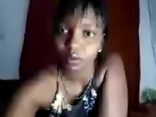 PollyGlamourr live cam on BongaCams