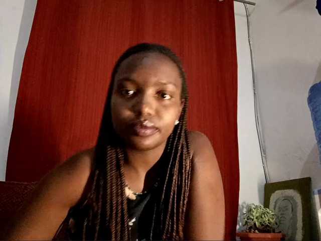 PollyGlamourr live cam on BongaCams