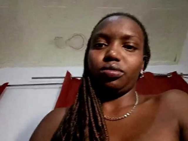 PollyGlamourr live cam on BongaCams
