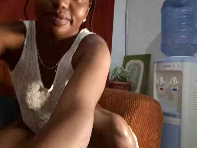 PollyGlamourr webcam
