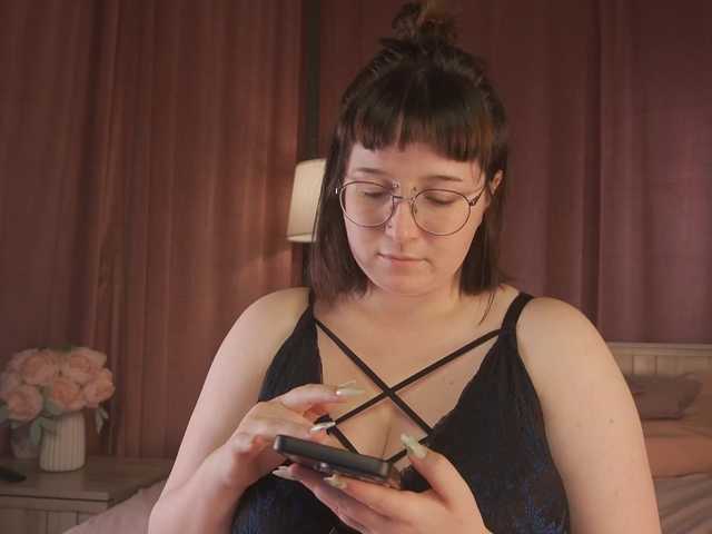 DriveThruAmina live webcam show