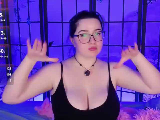 DriveThruAmina live cam on BongaCams